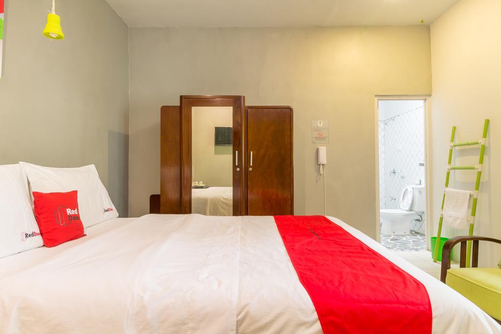 Wisma tamu Reddoorz Near Gor Padjajaran 2*