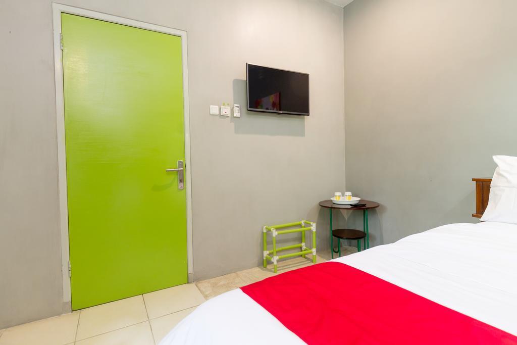 Wisma tamu Reddoorz Near Gor Padjajaran 2*