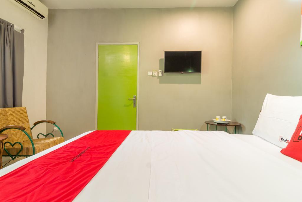 Wisma tamu Reddoorz Near Gor Padjajaran