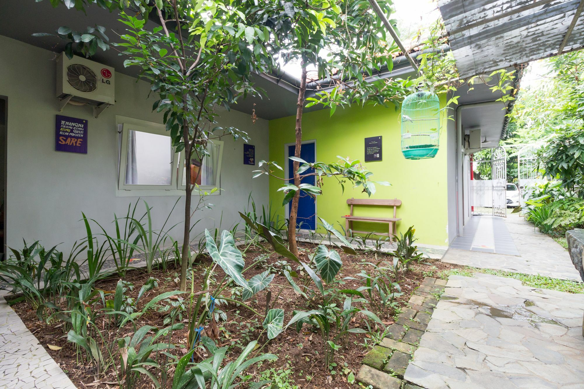 Wisma tamu Reddoorz Near Gor Padjajaran 2*